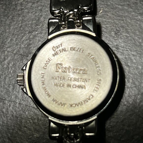 Futura Quartz Ladies Silver Tone Case Link Bracelet Band Watch New Battery